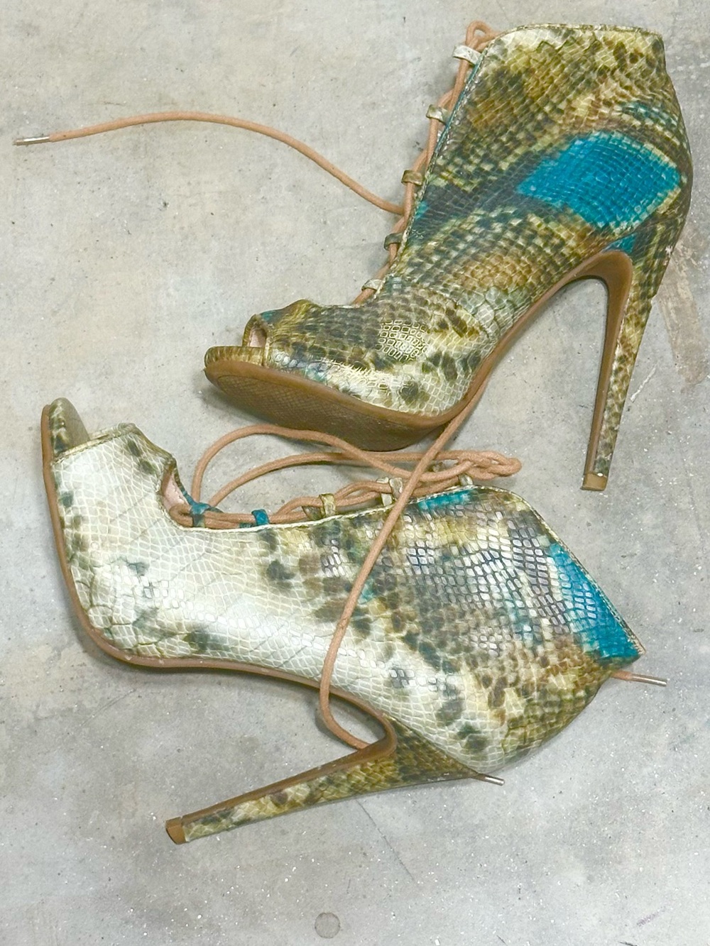 Zigi Soho Women's Snake-Print Peep-Toe Lace-Up Heels in Teal Grey -7